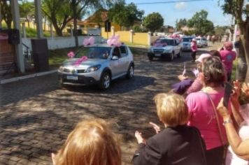 Foto - Desfile Outubro Rosa