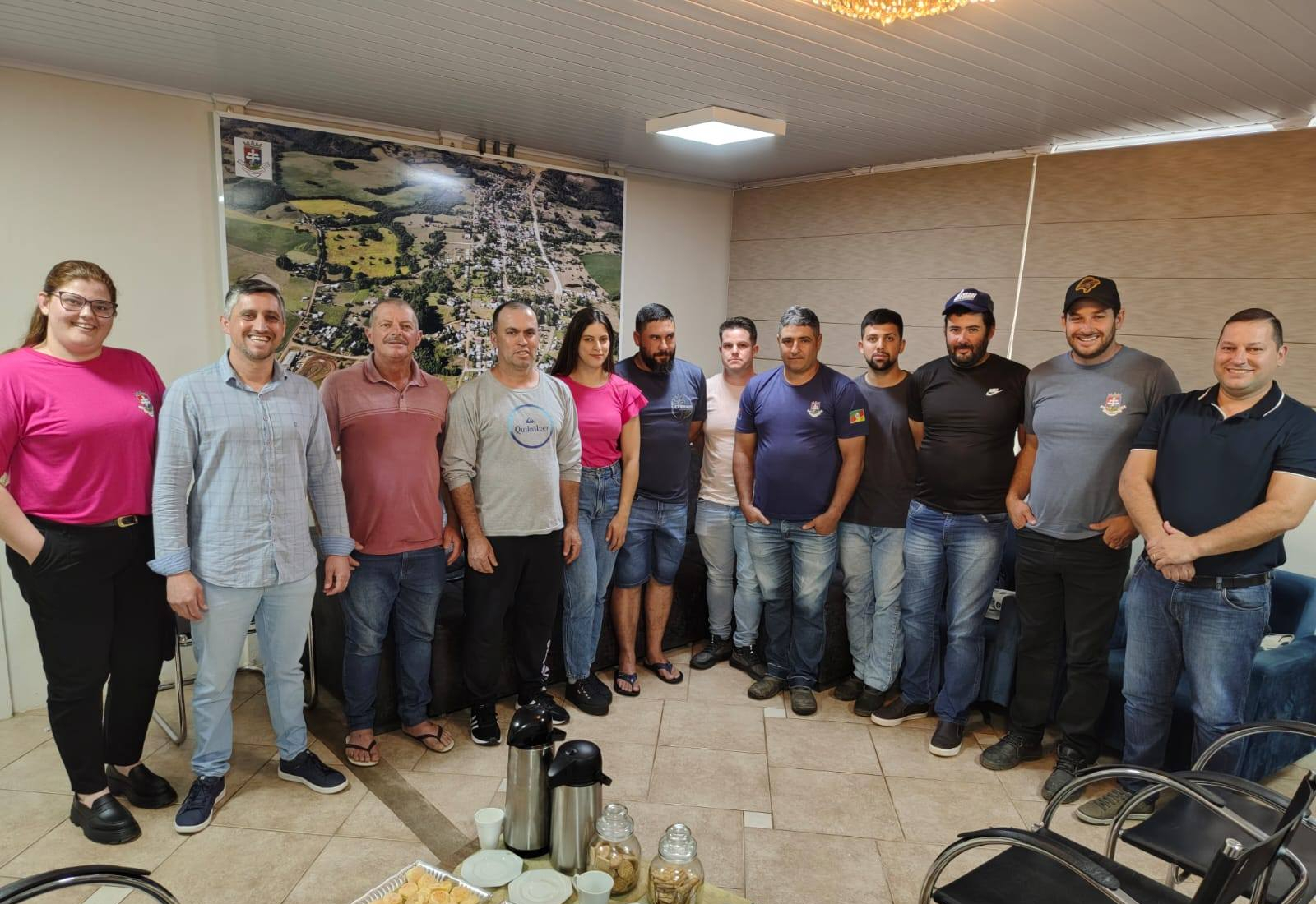 Prefeito Robson Trindade dá boas-vindas a novos servidores municipais