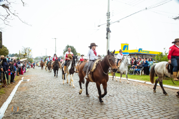 Foto - Desfile Cívico Farroupilha 2025