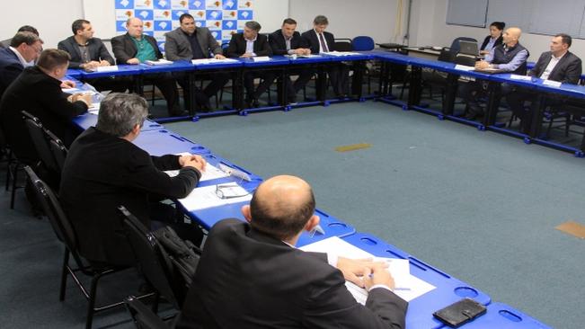 Famurs debate sobre os asfaltos que preocupam municípios gaúchos